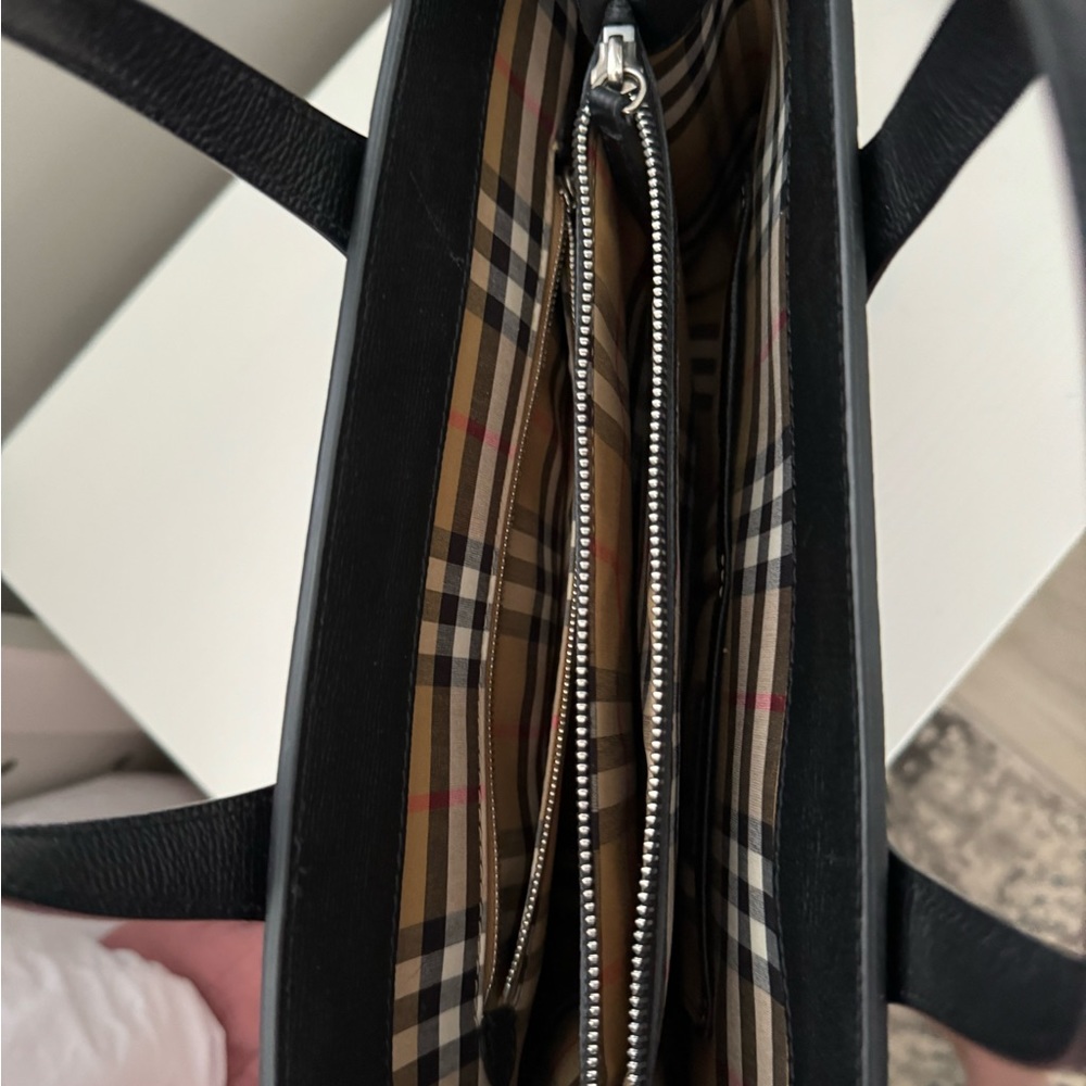 Burberry bag with small stitch issue on corner of bag. See pictures. - Picture 2 of 5